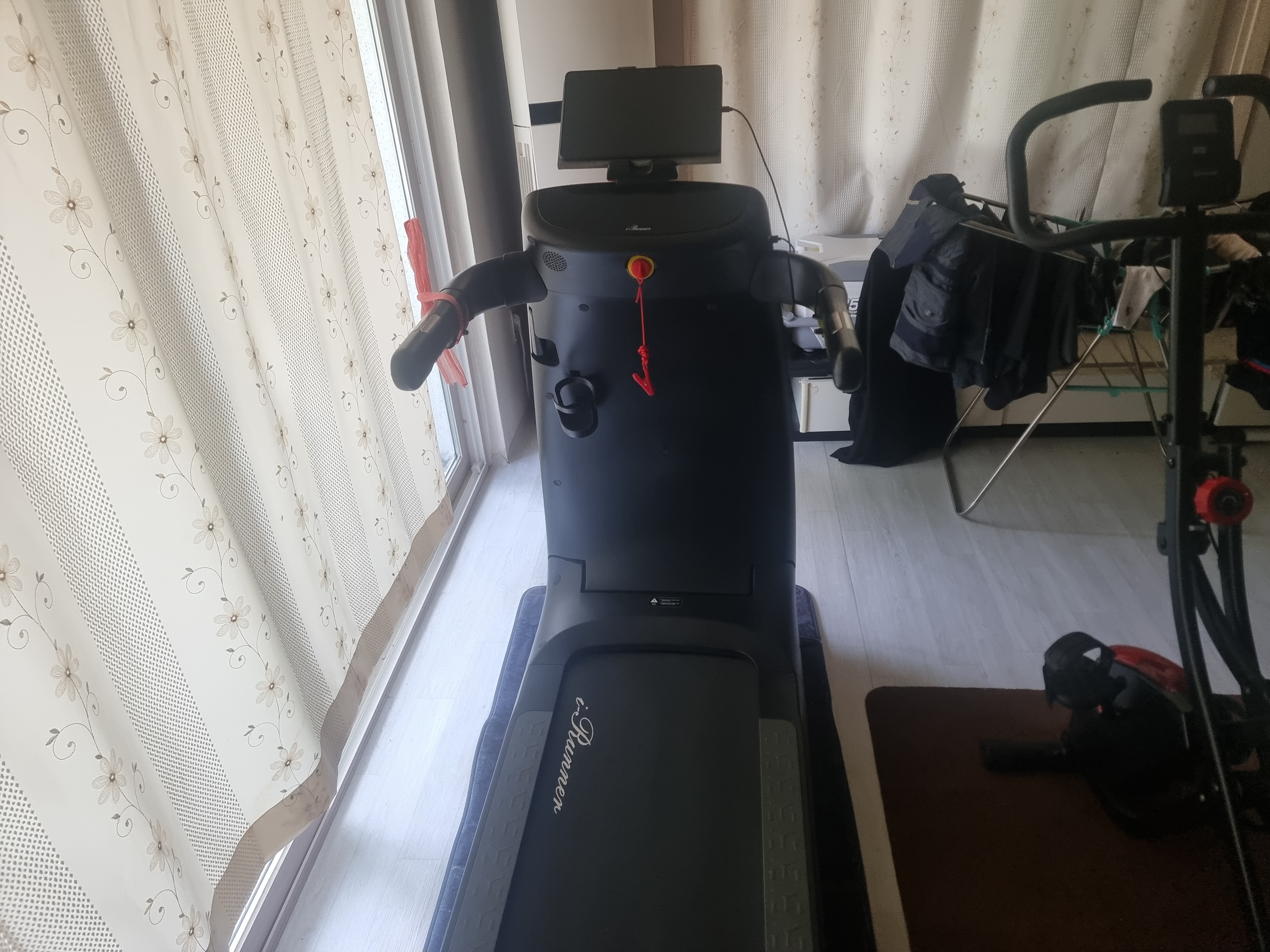 -Runner 런닝머신입니다.